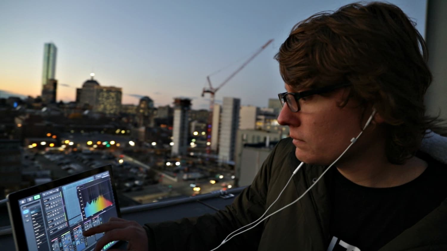 This is the featured image of the Make an Evolving Synth Lead blog article.