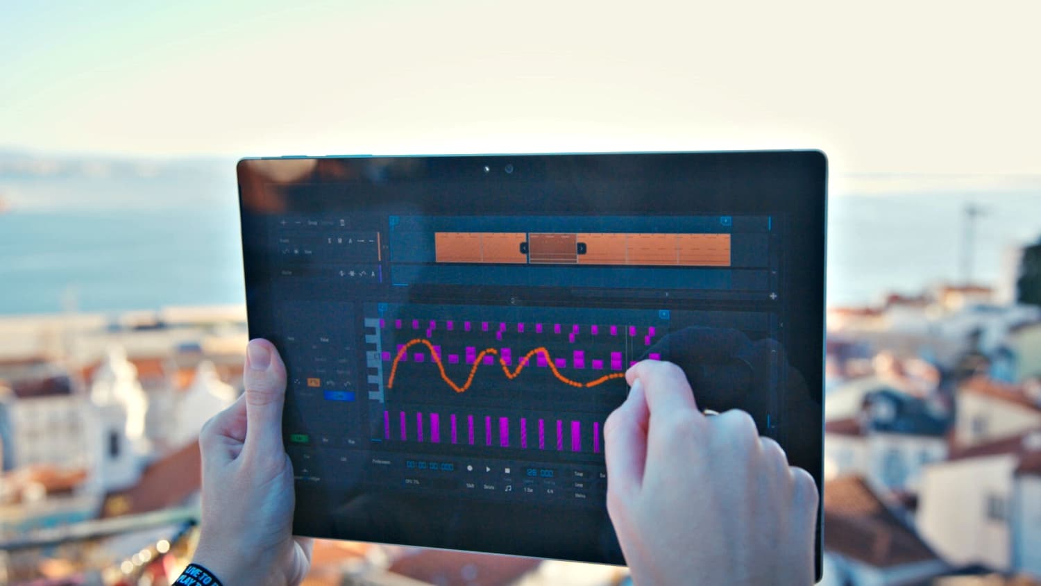 This is the featured image of the Methodical Sound Synthesis blog article.