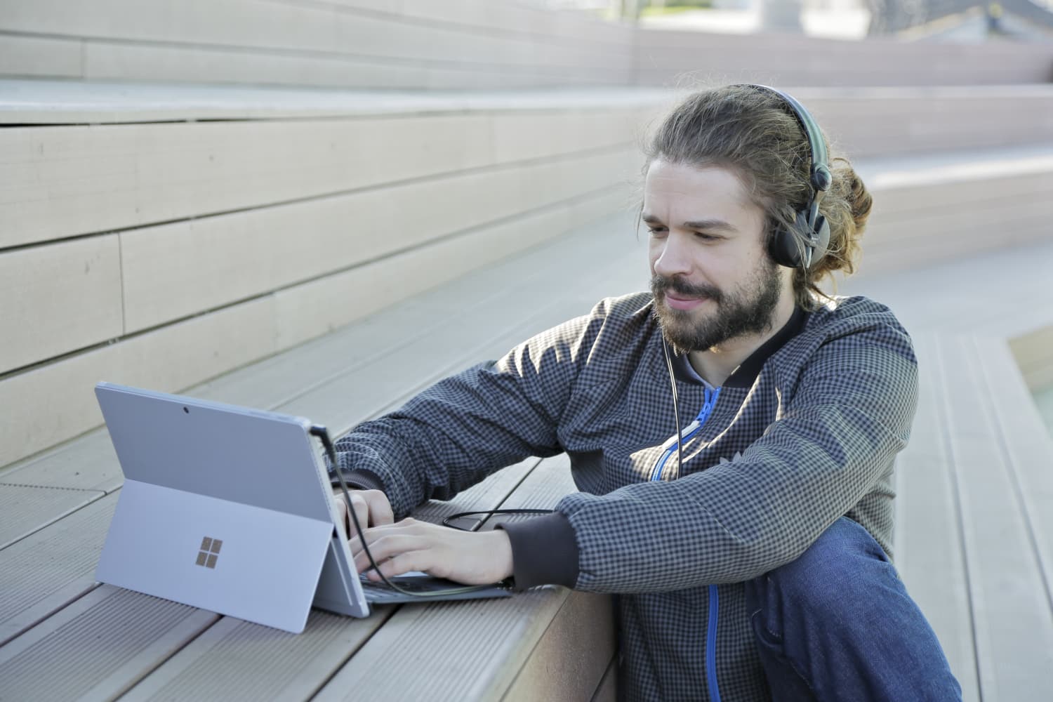 This is the featured image of the Advanced Dynamic Processing blog article.