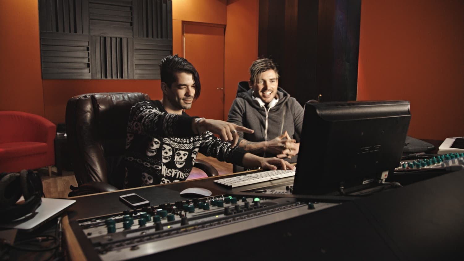 This is the featured image of the Introduce Twist to Your Sound by Using Reverb blog article.